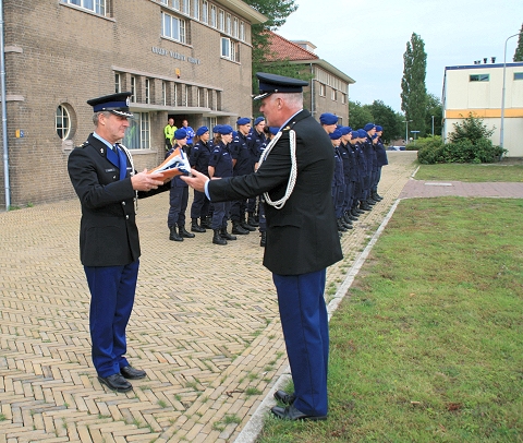 Vlag overhandigen