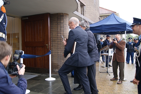 Doorknippen lint gebouw 23