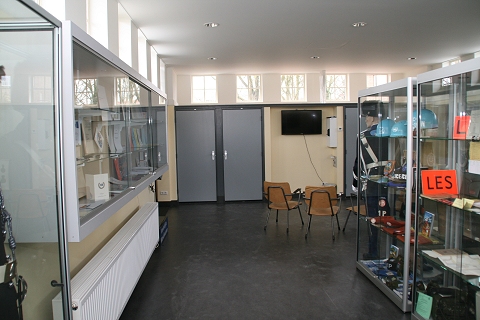 Gebouw 42 Vitrine(3)